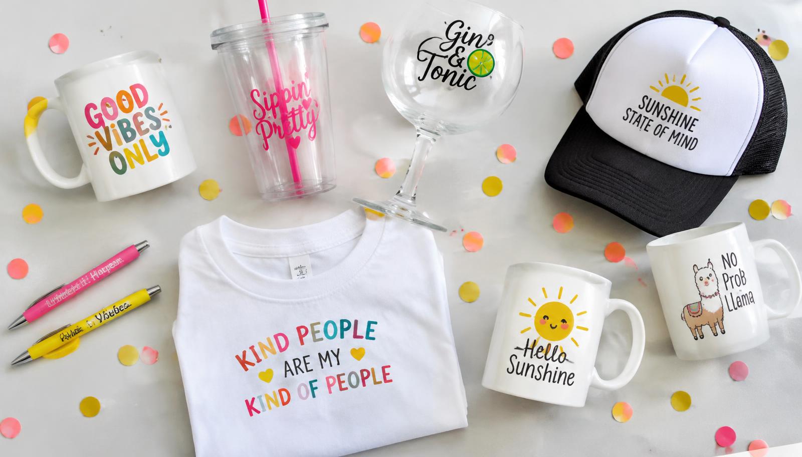 Canecas, copos, boné e camiseta personalizados
